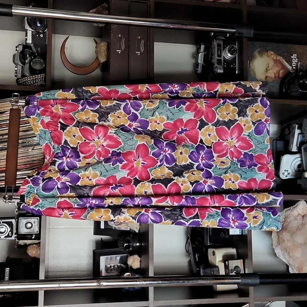 VTG Plus Floral Skirt (approx size 26)